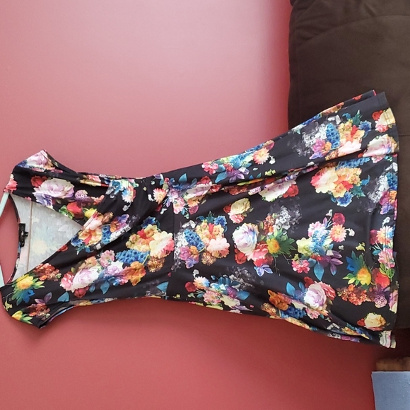 Floral printed a line dress - Picture 2 of 6